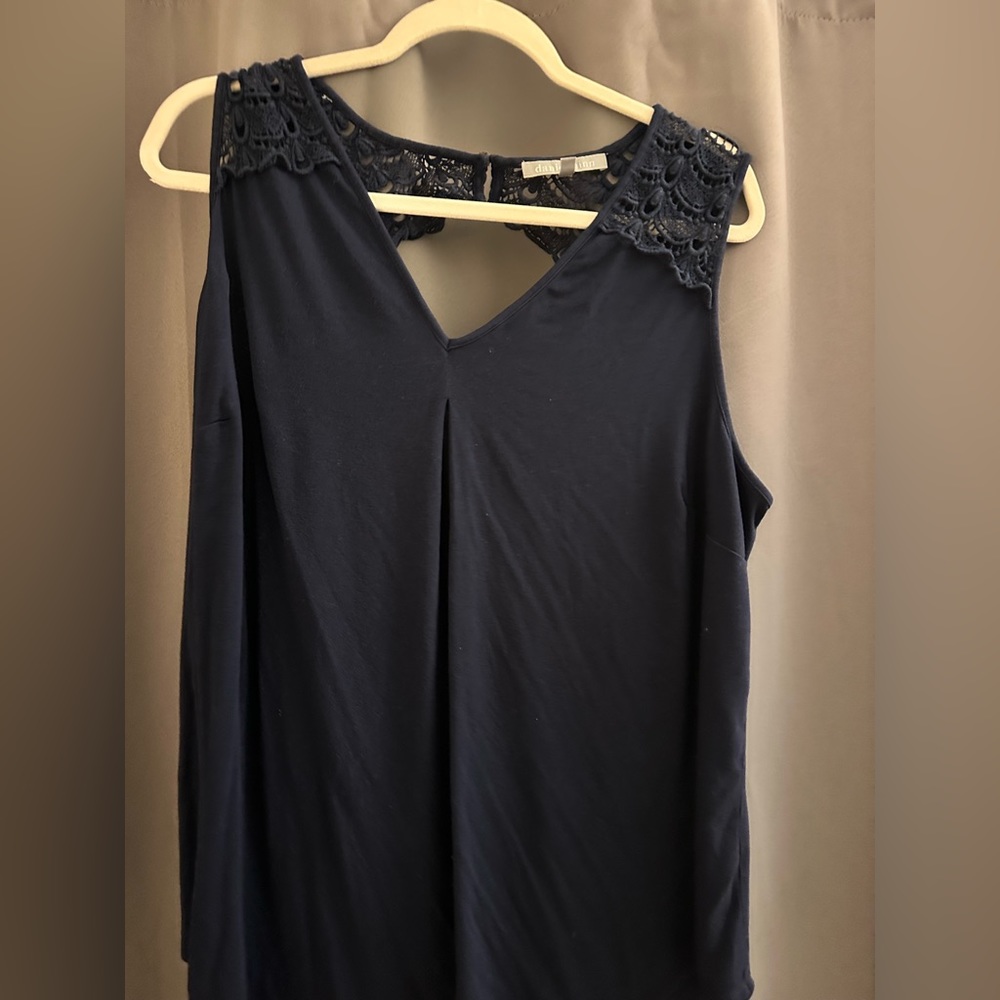 Like new Daniel Rainn sleeveless lace Fantine crochet detail knit top